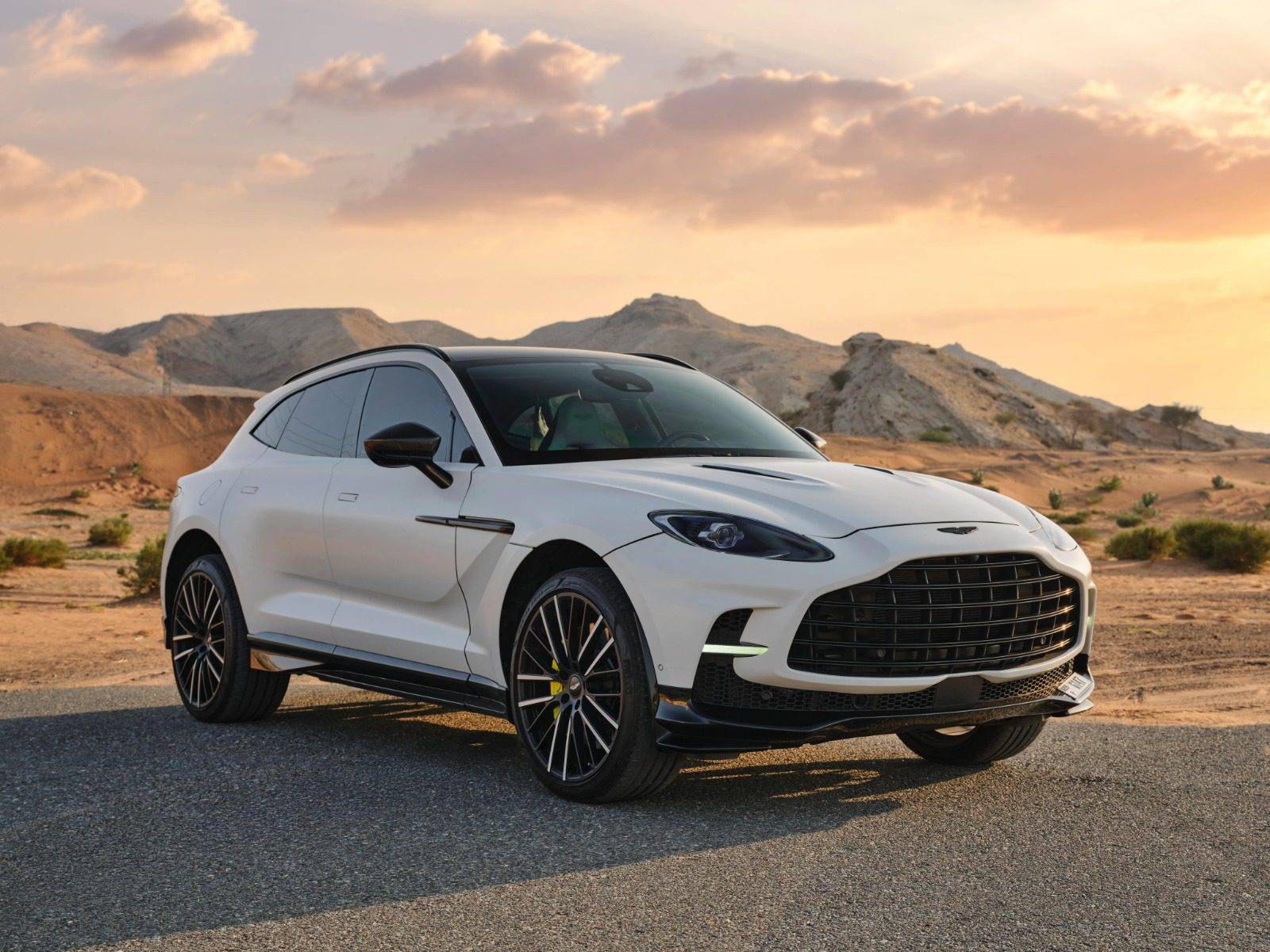 Aston Martin DBX 707