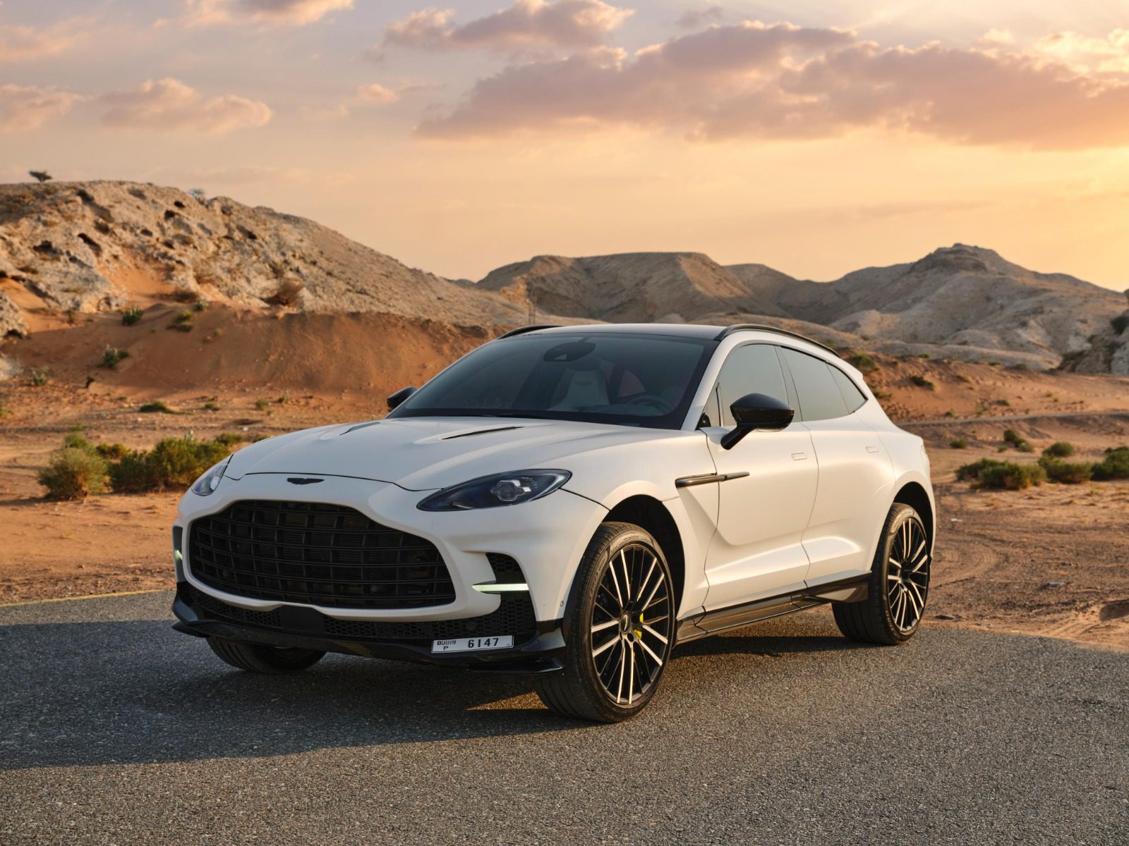 Aston Martin DBX 707 — 3 of 9