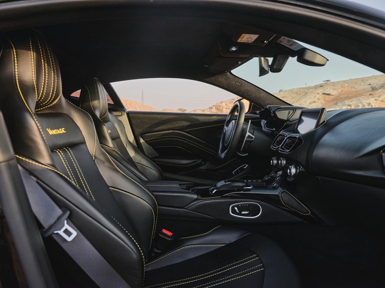 Aston Martin Vantage — 8 of 9