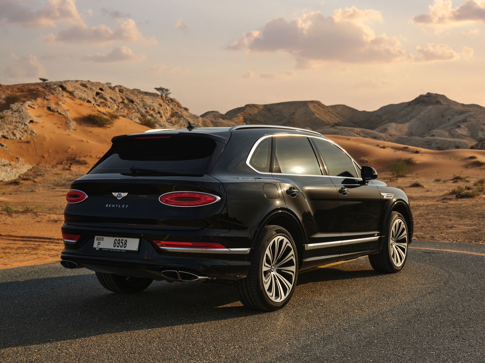 Bentley Bentayga black — 4 of 10